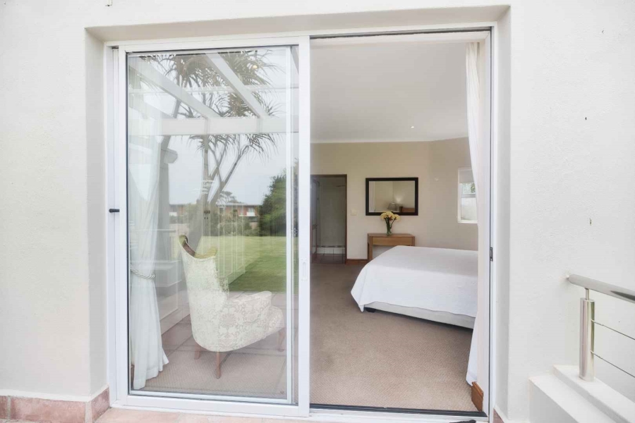 5 Bedroom Property for Sale in Fernkloof Estate Western Cape